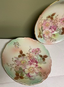 lot 102 image: Schumann Plate and Bowl Set