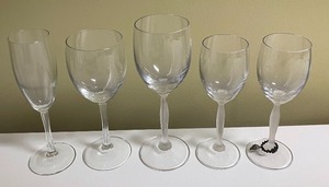 lot 99 image: Stemware