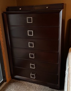 lot 92 image: Beautiful Chest of Drawers by Michael Weiss
