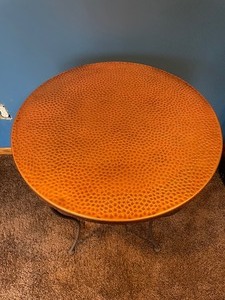 lot 86 image: Fun Accent Table