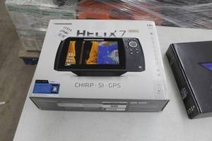 lot 56 image: Hummingbird Helix7 Chirp-Si-GPS G2N (new in box)