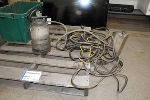 lot 77 image: Pump