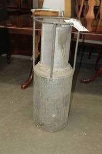 lot 74 image: Metal Tank
