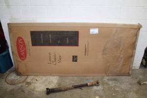 lot 185 image: Larson Classic View Storm Door 36x80-81 249-GB