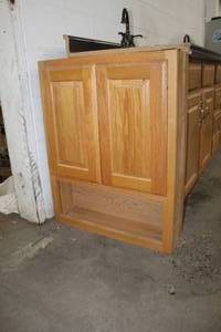 lot 178 image: Wood Bathroom Vanity 2-door