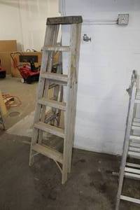 lot 193 image: Aluminum Step Ladder 6