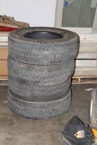 lot 196 image: Lot of (4) Michelin LT27570R18 Tires