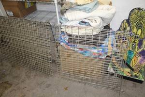 lot 199 image: Wire Pet Crate