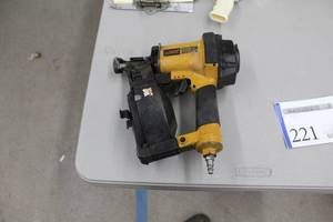lot 221 image: Stanley Bostitch Ridge Runner Pneumatic Nailer