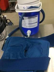 lot 47 image: AIRCAST KNEE CRYOCUFF WCOOLER - Uninterrupted Focal Compression & Cooling Of Joint - Good Working Condition