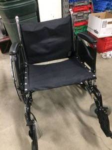 lot 59 image: Invacare Tracer SX5 Wheelchair 23 Seat Width - Great Condition