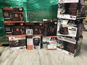 lot 26 image: LOT OF 10 POWER STATIONS (ENGINE STARTERS) (BLACK AND DECKER AND OTHER BRANDS) SEE PICS CAREFULLY (CUSTOMER RETURNS)