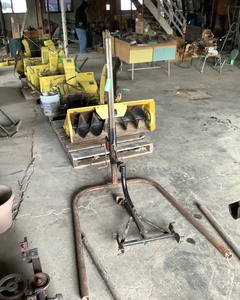 lot 633 image: Rotisserie Snowmobile Rack
