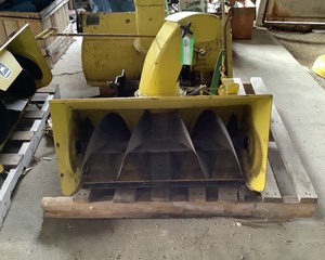 lot 627 image: John Deere Snowthrower 32