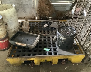 lot 640 image: Spill Containment Pallet
