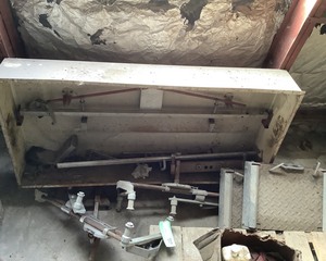 lot 697 image: Manual Wheel Alignment Components