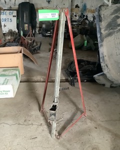 lot 653 image: Tripod Jack