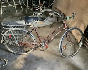 lot 669 image: Vintage Vista Bicycle