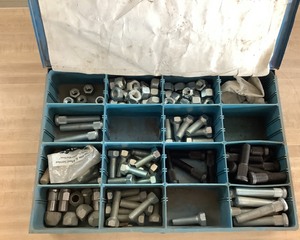lot 91 image: Truck Tire Studs and Nuts