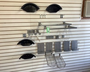 lot 89 image: Slatwall Fixtures