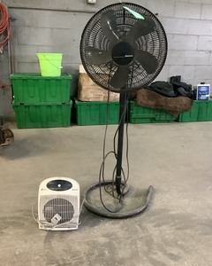 lot 157 image: Pedestal Fan, Electric Heater
