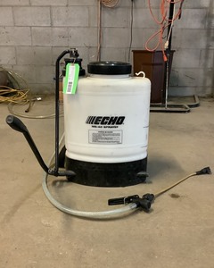 lot 127 image: 4 Gallon Hand Sprayer