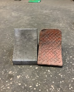 lot 143 image: Wheel Chocks