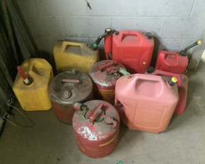 lot 81 image: Assorted Fuel Cans