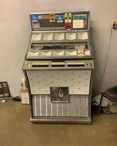 lot 9 image: Genuine Seeburg Juke Box
