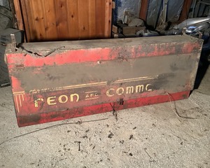 lot 676 image: Old Vintage Truck Toolbox