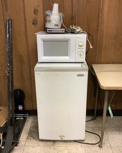 lot 179 image: Breakroom Appliances