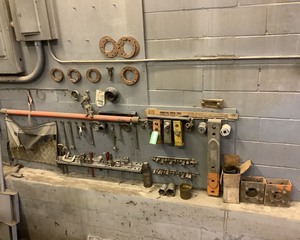 lot 74 image: Assorted Hand Tools