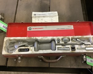 lot 70 image: Slide Hammer Set
