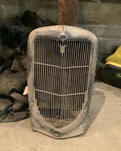 lot 394 image: Antique Ford V8 GrillRadiator