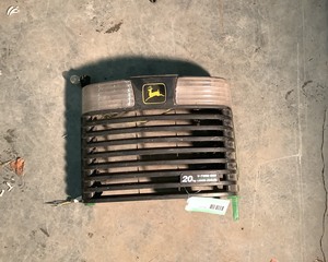 lot 502 image: John Deere Front Grille