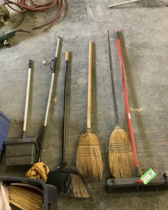 lot 621 image: Brooms