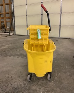 lot 493 image: Rubbermaid Mop Bucket on Wheels