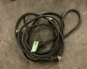 lot 528 image: Two Extension Cords