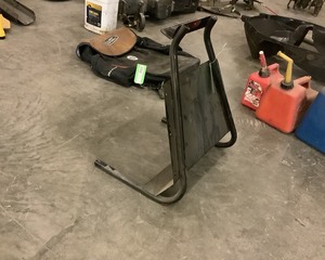 lot 523 image: Snowmobile Track Stand