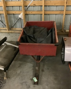 lot 532 image: Garden Trailer
