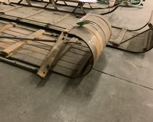 lot 535 image: 6 Wood Toboggan