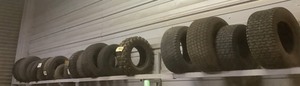 lot 453 image: Assorted Tires - lawngardensnowblower