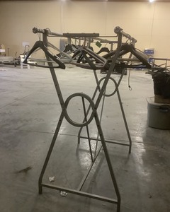lot 509 image: Clothes Rack