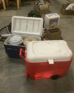 lot 558 image: Red and Blue Coolers