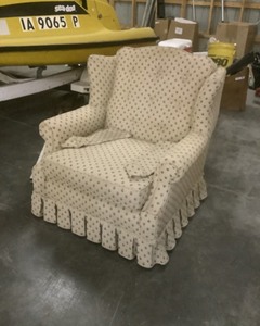 lot 579 image: Tan Easy Chair