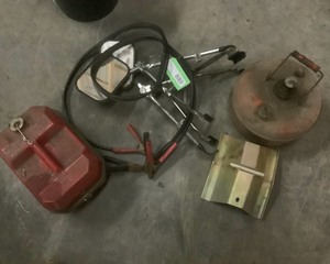 lot 571 image: Shop and Vehicle Items
