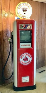 lot 3 image: Excellent Antique Gas Pump