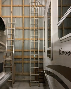 lot 622 image: 14 Single Section Aluminum Ladder