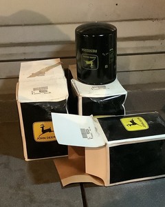 lot 466 image: John Deere Fuel Filters