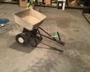 lot 282 image: SeederFertilizer Attachment